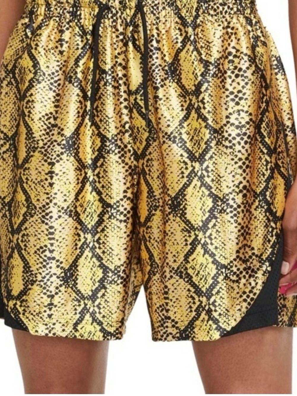 Nike Rebel Fly Basketball Shorts. Gold Snake-Print NWT.  Size Large. Retail $75